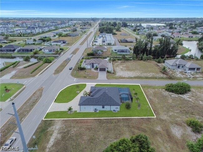 Photo - 24 Chiquita Blvd S