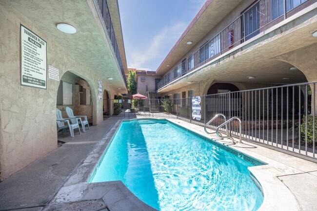 Photo - Vanowen Plaza