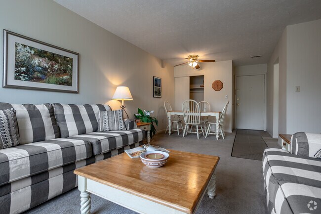 2 BR, 1 BA - 865 SF - Living room
