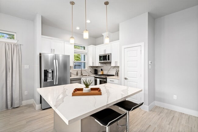 Photo - 6720 Lozier St