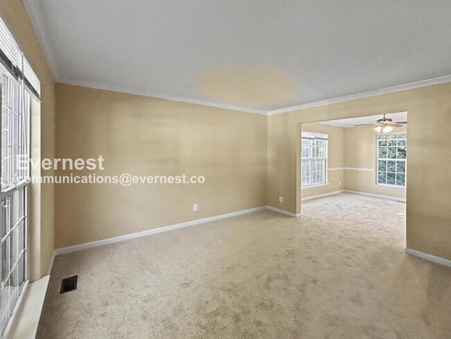 Photo - 8 Sarrington Ct