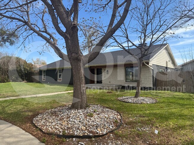 Photo - 2517 Canterbury Ct