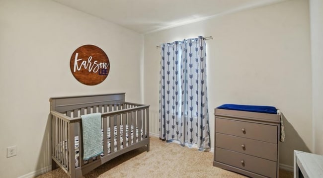 Photo - 204 Sunset Point Dr