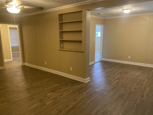 Photo - 154 Dobbs Ave