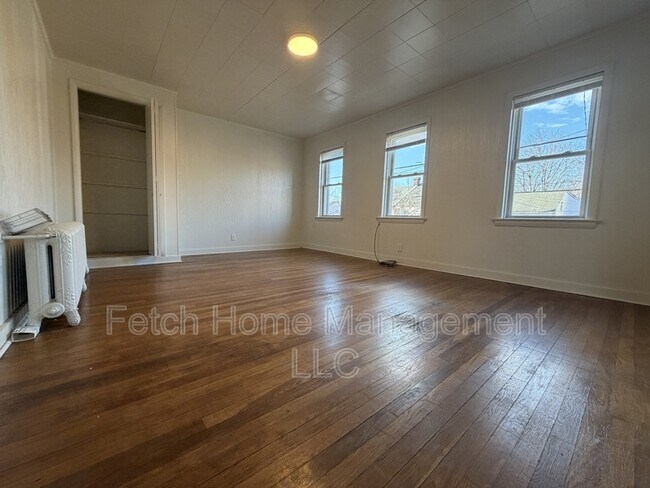 Photo - 233 S 4th St