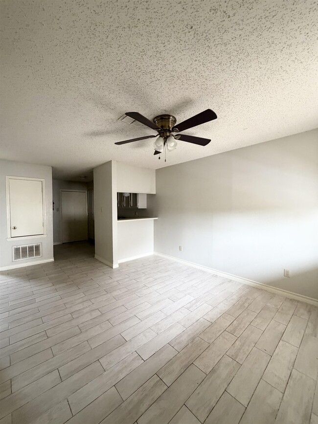 Photo - 216 E Cherry Ln Unit 7