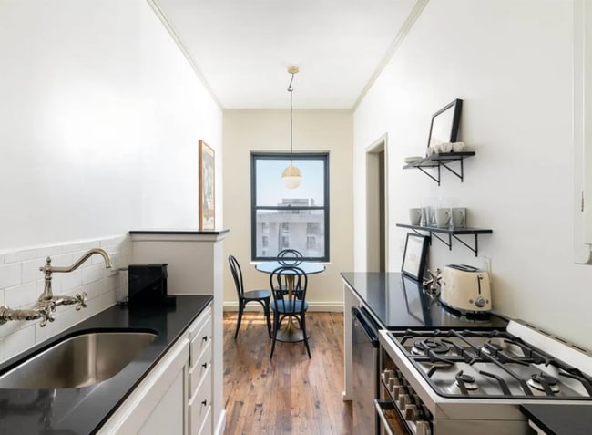 Building Photo - 1830 N Cherokee Ave Unit 201A Rental