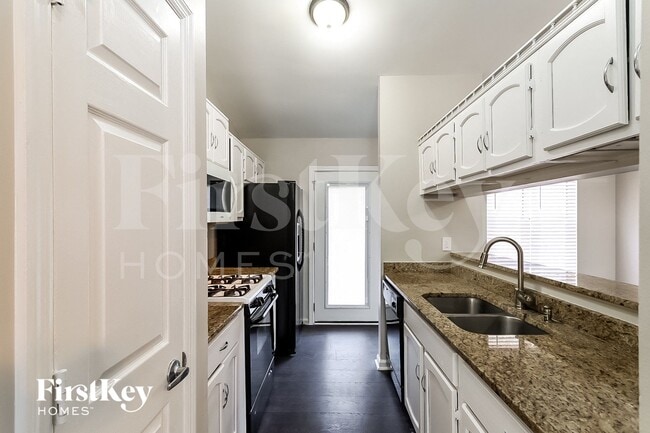 Photo - 1061 Park Creek Cir