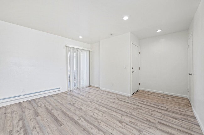 Photo - 1507 Brookvale Dr Unit 4