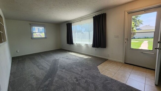 Photo - Amazing 3 bedroom Duplex - Super clean and ready to move in!