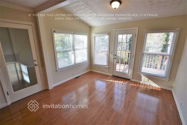 Photo - 1591 Willow Bluff