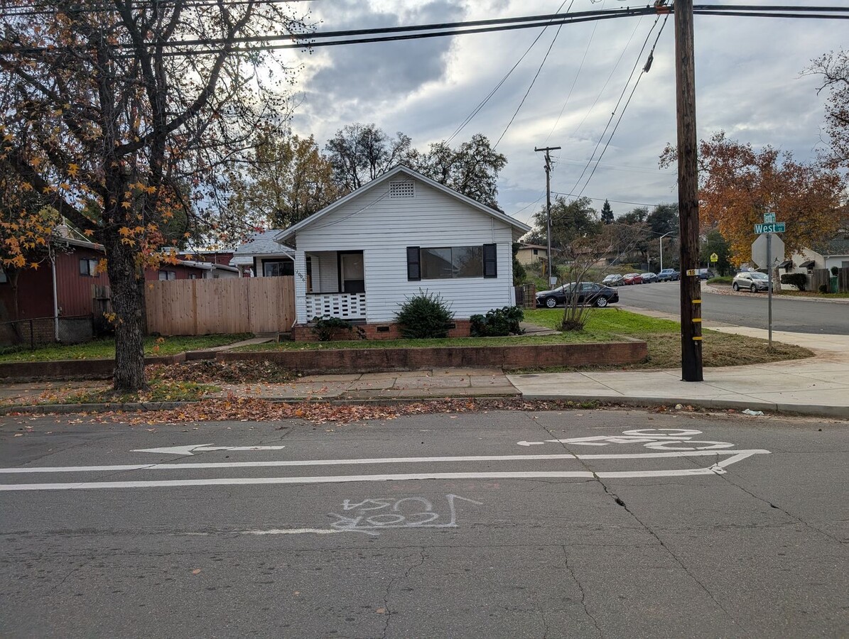 Photo - Two Bedroom House Downtown near Shasta High School