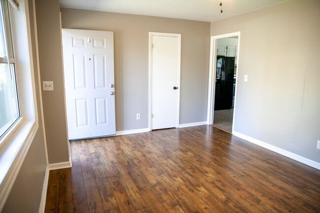 Photo - 24 Barclay Dr