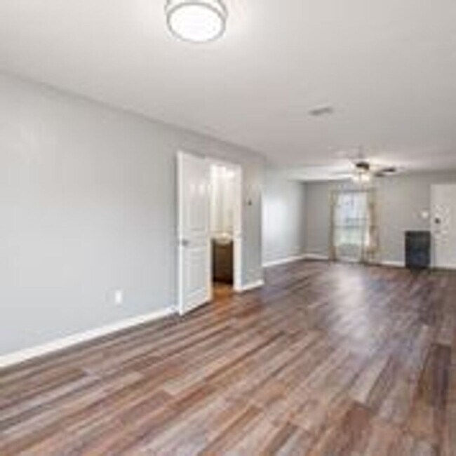 Photo - **4 Weeks Free!** Almost New In Luckey Ranch!!!