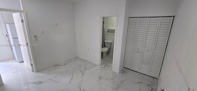 Building Photo - 13440 SW 178th St Unit Efficiency