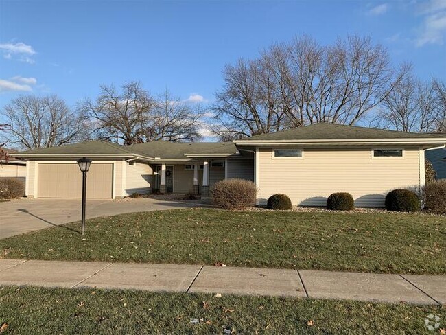 Building Photo - Duplex in Northwest Peoria Rental