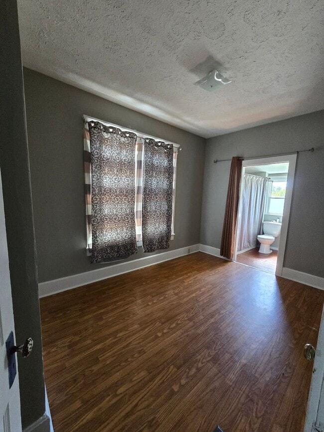 Photo - 25TH ST Unit #2