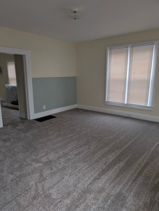 living room - 110 N Albee St