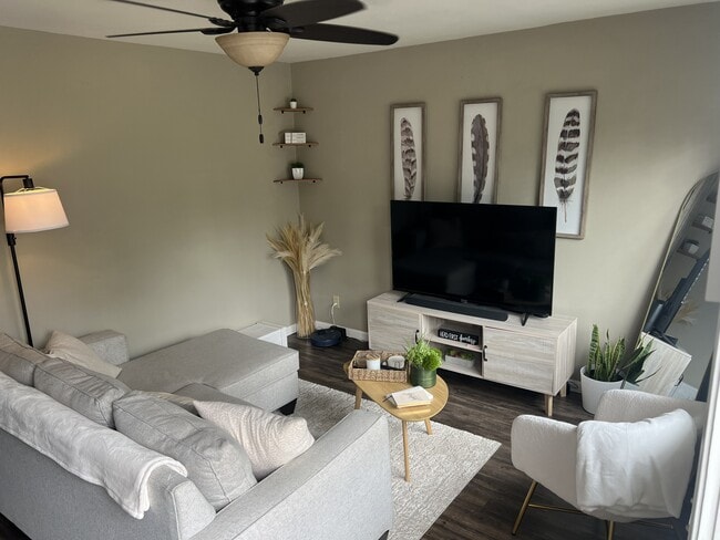 Photo - 17 North Dr Unit B