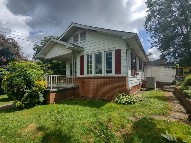 Renovated Cottage Beside Founders Park - Renovated Cottage Beside Founders Park House