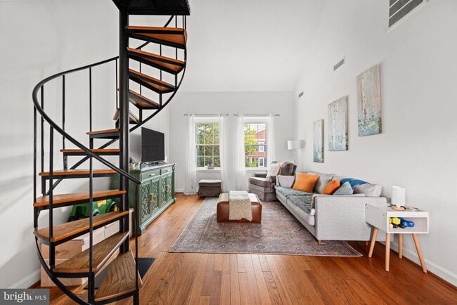 Photo - 3050 S Buchanan St Unidad C1