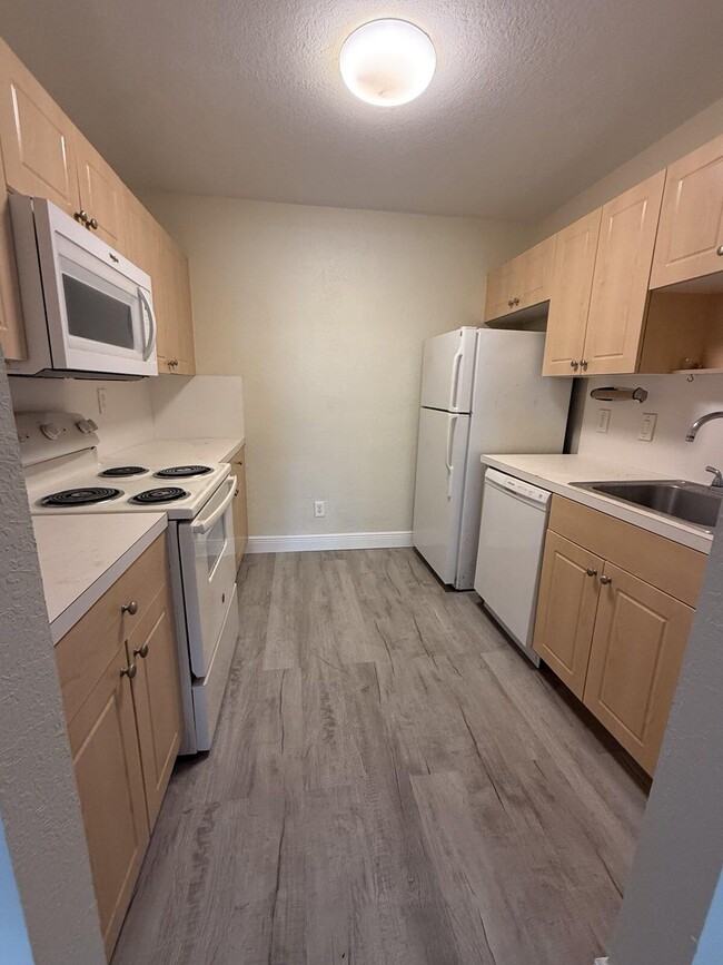 Photo - 760 SE 2nd Ave Unit D112