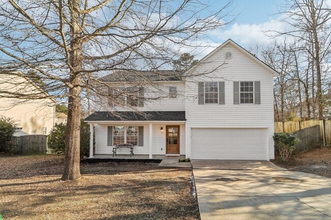 NEWLY REMOLDED HOME IN CHAPIN'S EAGLE POINT - NEWLY REMOLDED HOME IN CHAPIN'S EAGLE POINT