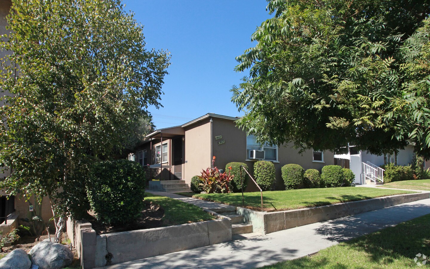 Photo - 467-469 E Verdugo Ave Apartments