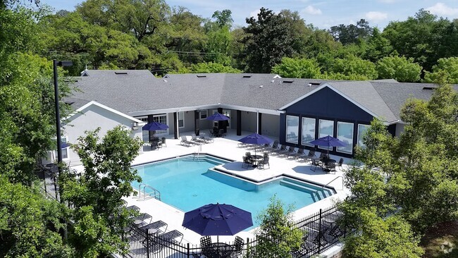 Clubhouse/Phase I Pool - The Boulevard at Tallahassee - Student Living Rental