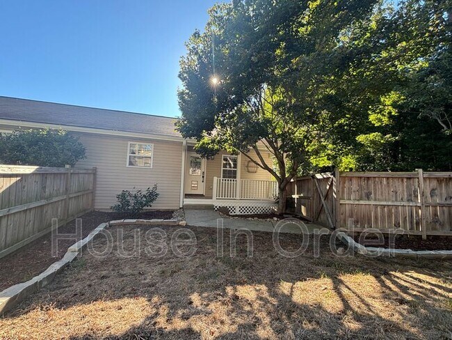 93 Ardis Ln