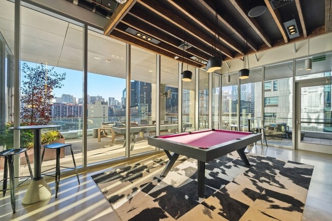 Arc_amenity_rooftop billiards
