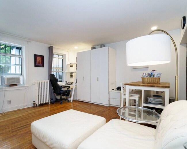 Apartment 1R - 397 Clermont Ave Apartments