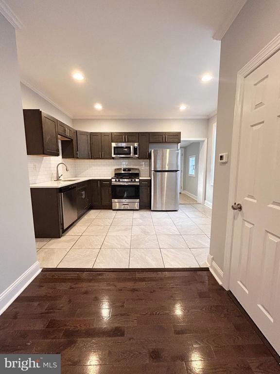 Photo - 157 E Duval St