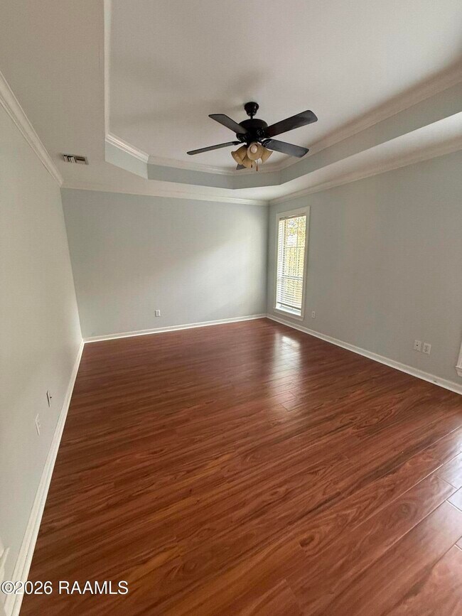Photo - 1007 Southlake Cir