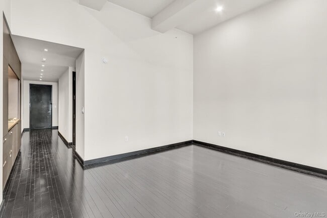 Photo - 18-20 Pine St Unit 609