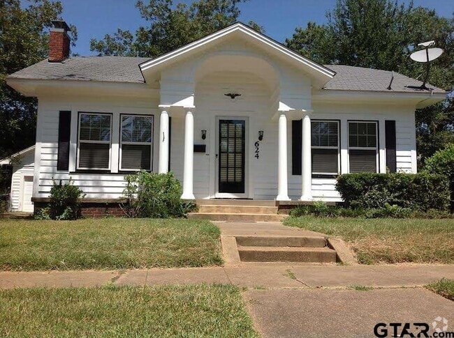 Building Photo - 624 Nacogdoches St Rental