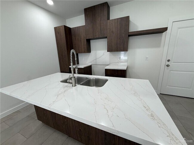 Photo - 9 S Woodland Dr Unit 3