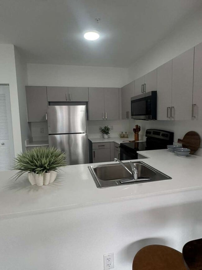 Photo - 1042 W 66th St Unit B1