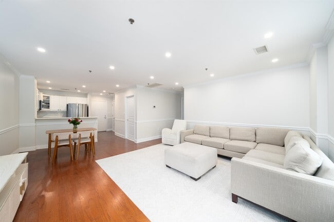 Building Photo - 812 Grand St Unit 314 Rental