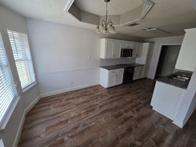 Photo - 209 W Billington Dr