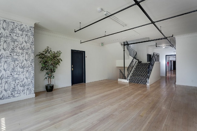 Photo - 681 Shatto Pl Unit #210