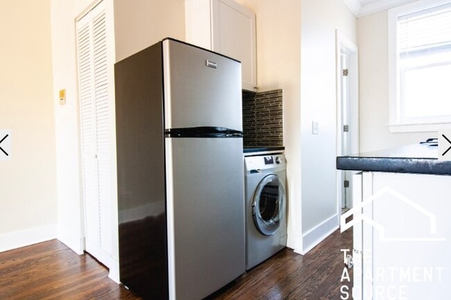 Photo - 646 W Roscoe St Unit 2