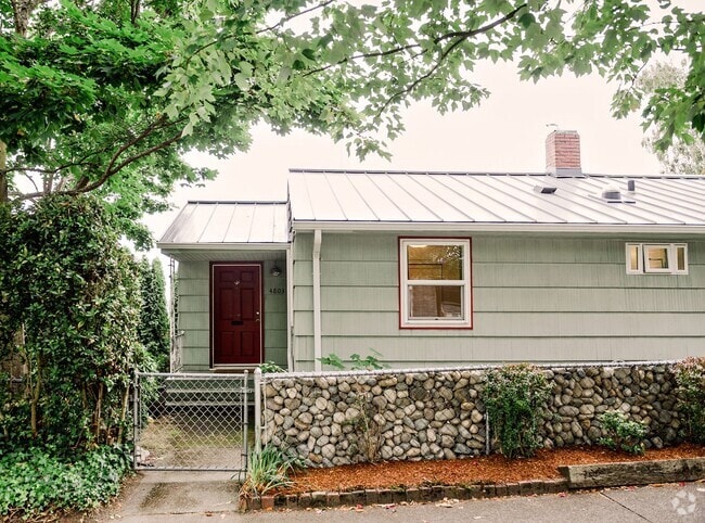 Building Photo - 3bd/1.75ba Seattle Home
