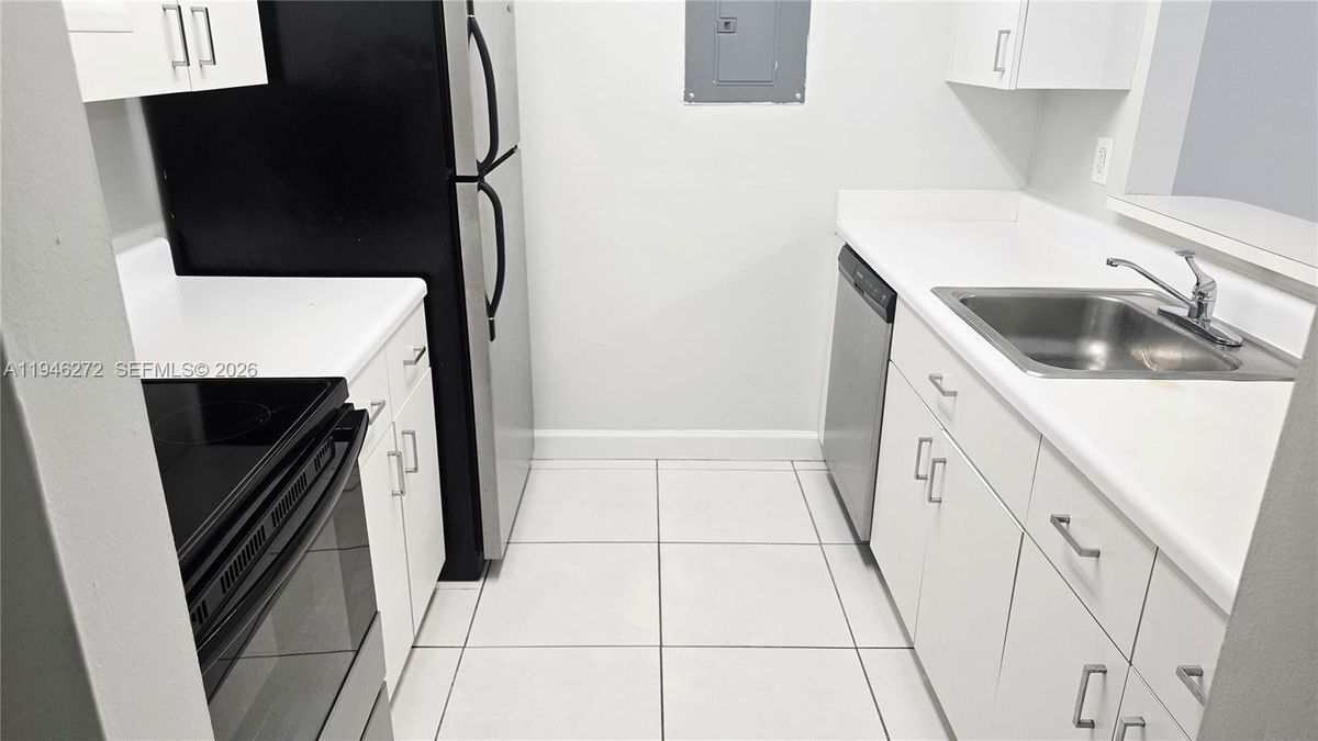 Photo - 2150 SW 16th Ave