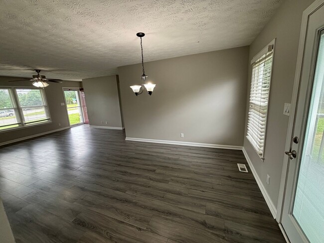 Photo - 1055 Tolliver Way