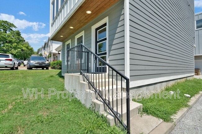 Photo - 1021A Elvira Ave