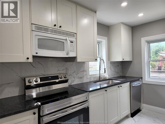 Photo - 4221 Kennedy Dr E