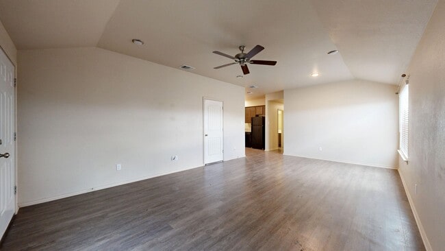 Photo - stunning 3-beds, 2-baths home located in t...