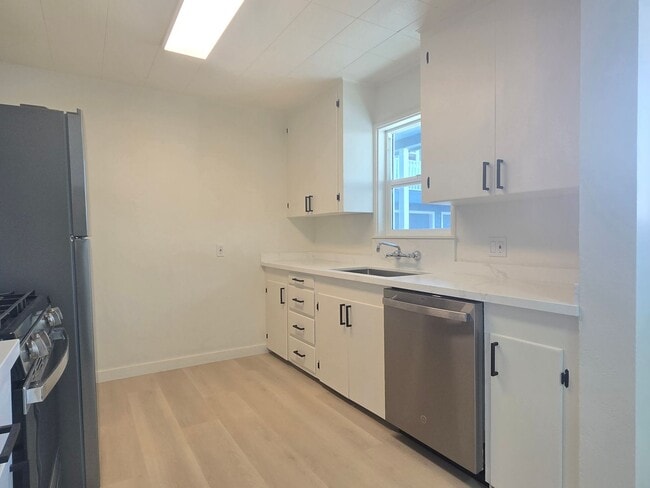 675 Johanna Ave Unit 7