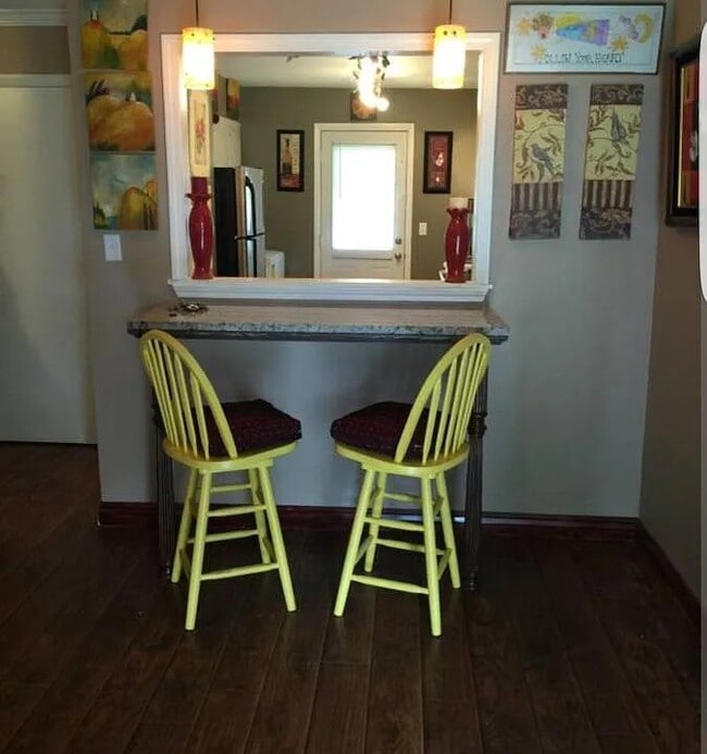 Photo - 562 Westmoreland Pl